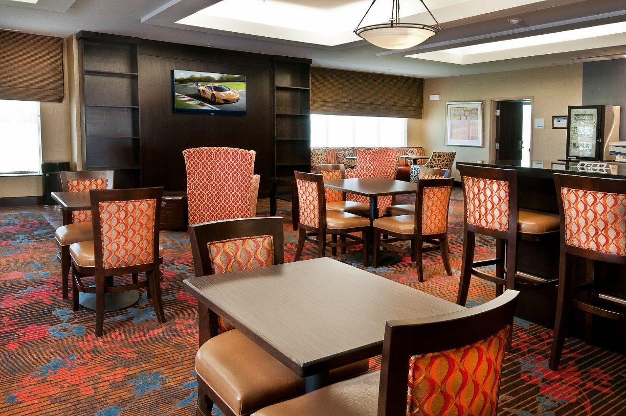 Holiday Inn Express Hotel And Suites Pearsall By Ihg Exterior foto